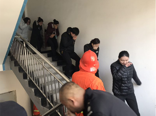 纵横团队消防演练