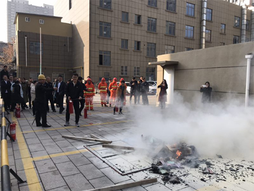 纵横团队消防演练